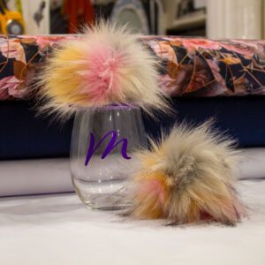 Pompon fausse fourrure 13-15cm - Douceur rose-jaune-gris