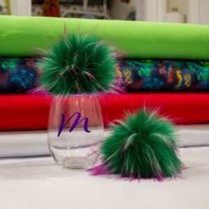 Pompon fausse fourrure 13-15cm - Vert et Framboise